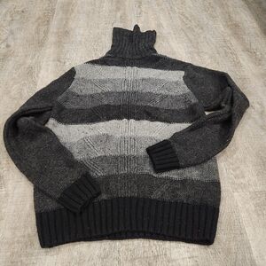 Perry Ellis Striped Wool Turtleneck Sweater  Size Medium